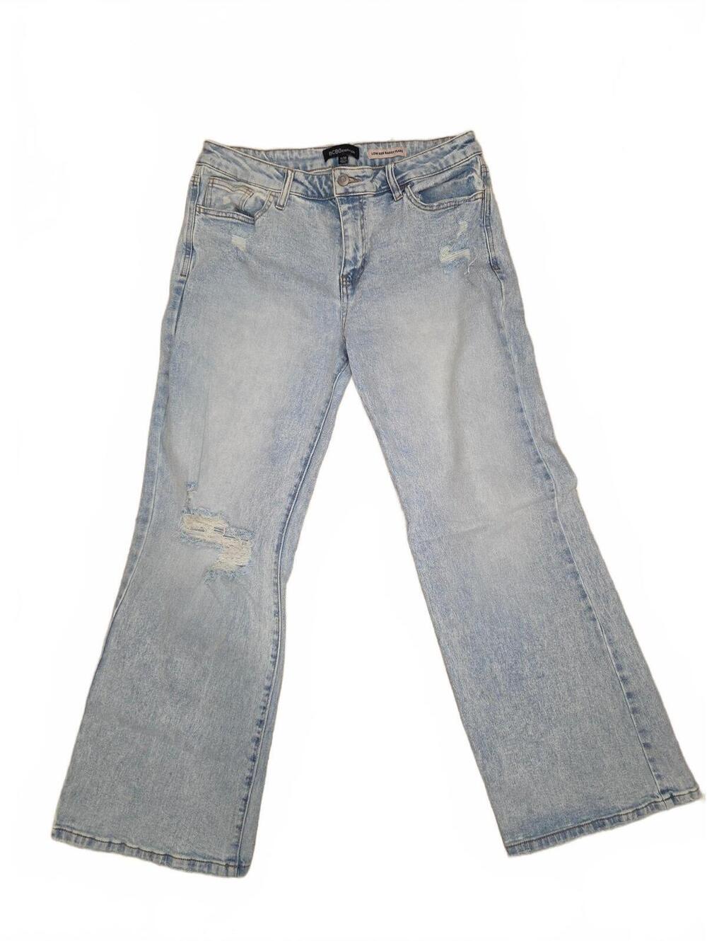 BCBGMAXAZRIA Low Rise Bootcut Jeans Womens 11/30 Light Wash